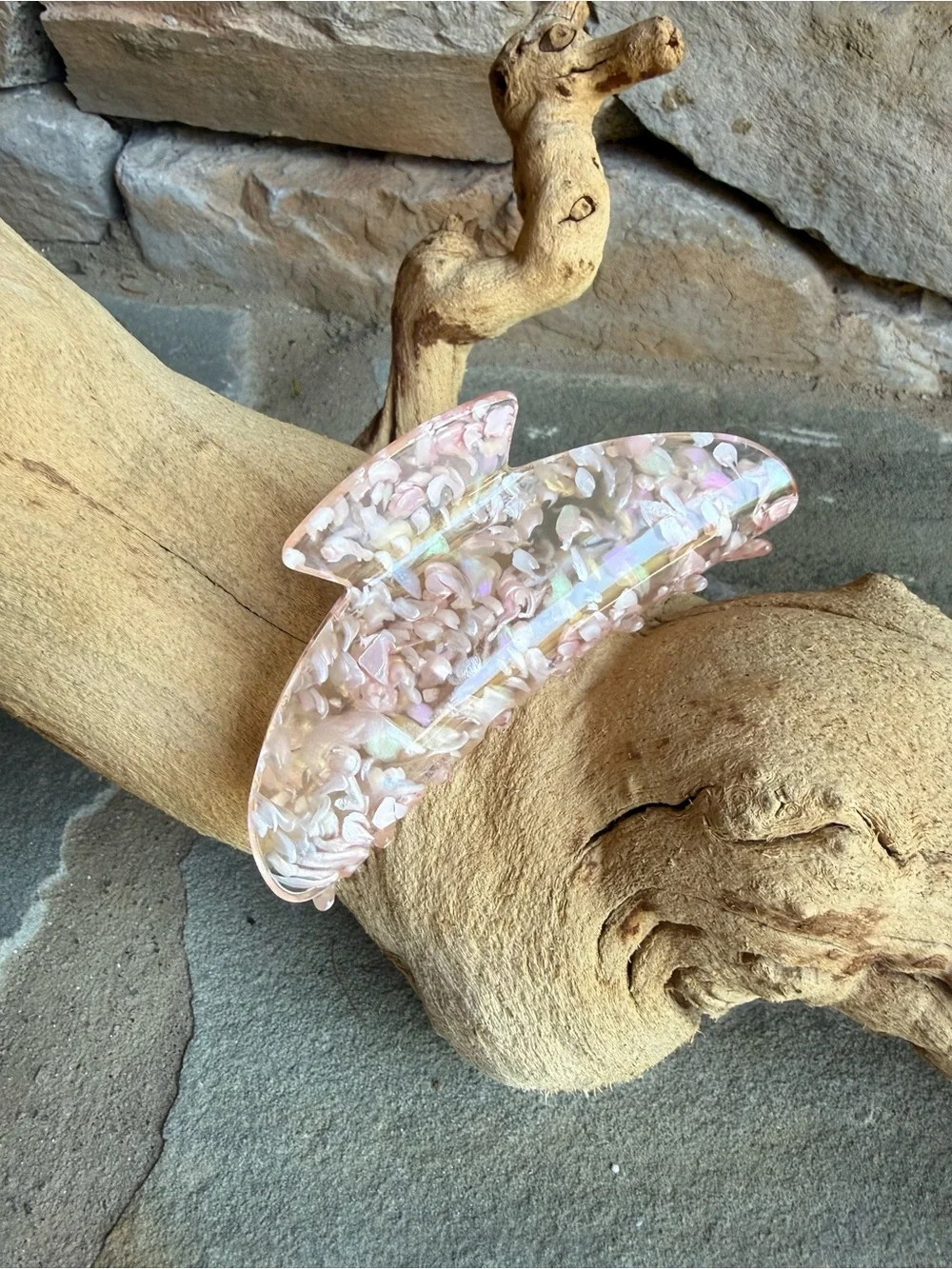 New🌟Free People-Pink Iridescent Resin Hair Claw Clip - Women Accessories